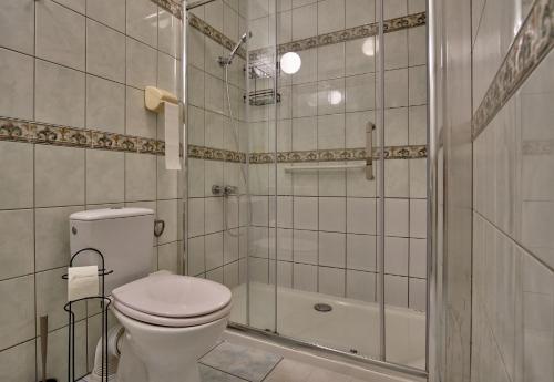 Phòng tắm tại Bohema Restauracja i Noclegi