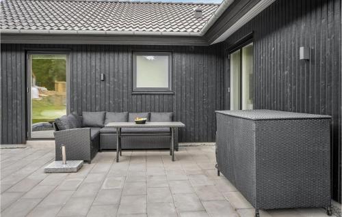 Photo de la galerie de l'établissement Nice Home In Sjølund With Wifi, à Sjølund
