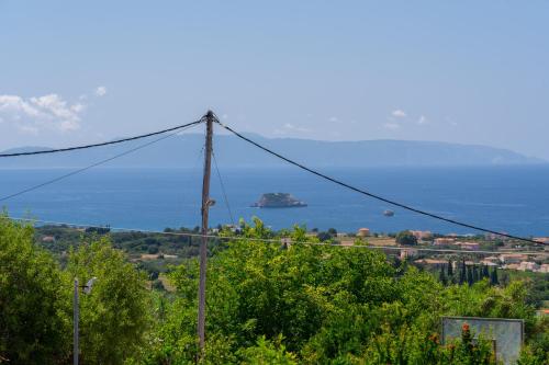 Gallery image of Villa Erasmia- House 2 upper floor in Sarlata