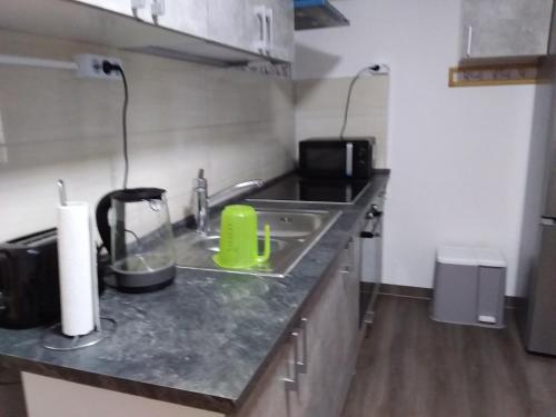 Η κουζίνα ή μικρή κουζίνα στο NGUYEN LE 3 Schlafzimmer, 7 Bette,Dusche, 2 WC , Küche ab 2 Übernachtungen