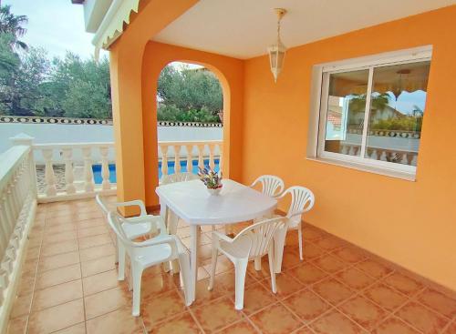 Foto Chalet con piscina privada en Vinaròs 2