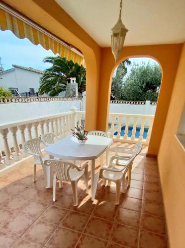 Foto Chalet con piscina privada en Vinaròs 3
