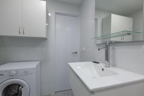 Hotel Las Palmeras studio by Costarentals - Ref 56