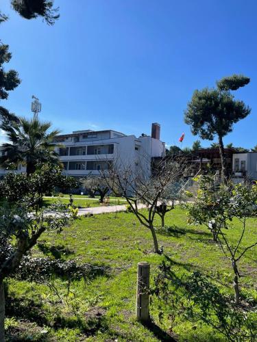Zahrada ubytování Divjaka Resort