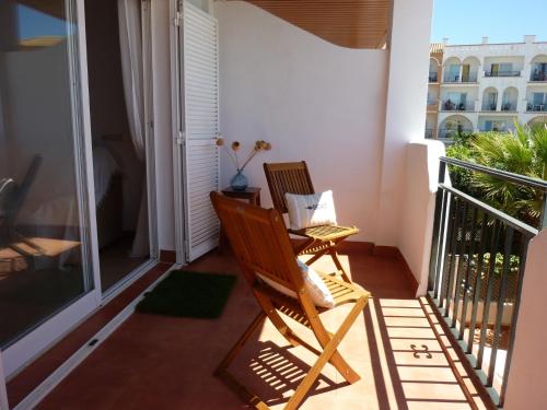 Zdjęcie z galerii obiektu Apartamento naturista en urbanización naturista en primera línea del mar y de la playa naturista de Vera w mieście Vera