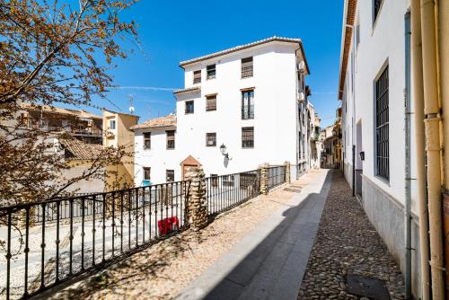 Corteza de San Andres cerca Catedral y emblemática calle Elvira