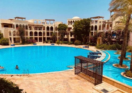 Charming Sea & Marina View