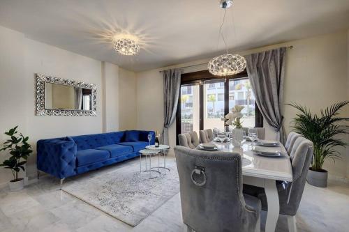 Stunning Modern Townhouse in Riviera del Sol