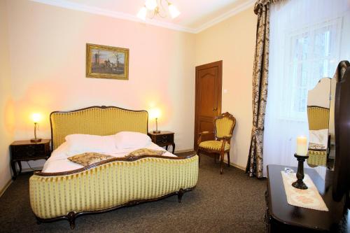 Katil atau katil-katil dalam bilik di Hotel Przy Oślej Bramie - Zamek Książ