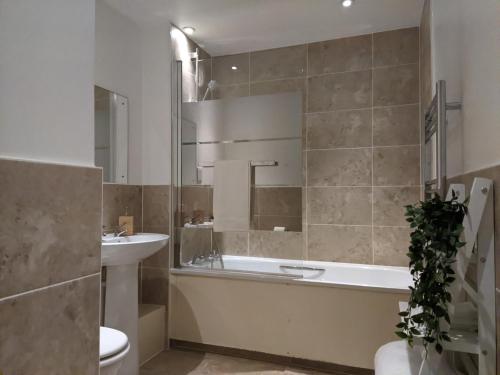 Stylish Peckham Apartment 10 Seconds From Station photo 4