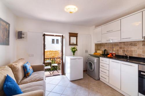 Nhà bếp/bếp nhỏ tại PEMBE