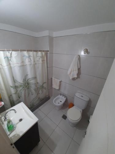 Ένα μπάνιο στο Departamento MeR