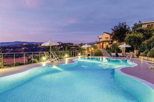 Beautiful Cozy Apt Terrace Shared Pool - Happy Rentals