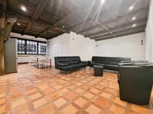 Foto Tolstov House - 6 Room House with Terrace and Parking - 30 Min Messe DUS 1