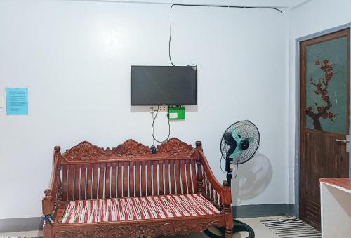 TV a/nebo společenská místnost v ubytování RedDoorz @ Star Jewel Lodge Apayao