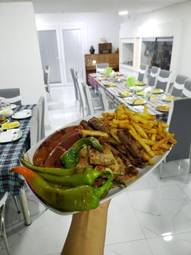 Jídlo v hostelu nebo okolí