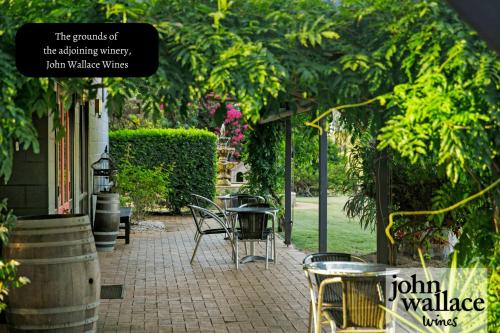 Taman di luar Palmers Lane Vineyard Estate