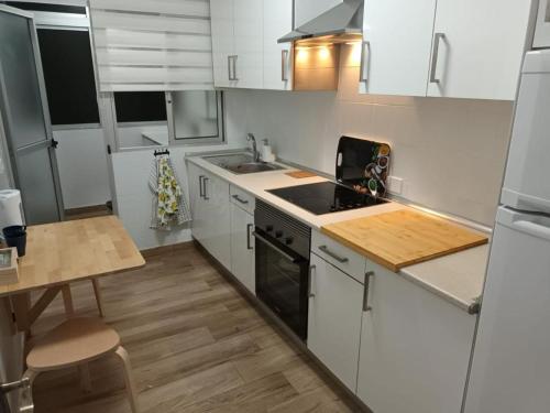 A kitchen or kitchenette at Buenavista Home