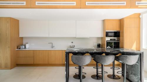 Villa Serenity- CleverDetails, Central Vilamoura, Sleeps 4 adults and 2 children, located in the center