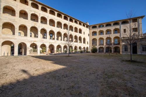 Yani - Grand studio intra-muros cadre exceptionnel