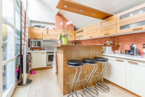 Photo de la galerie de l'établissement Appartement spacieux à Colombes - Idéal pour les familles, 150 m², à Colombes