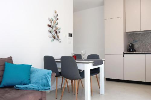 Kuchyňa alebo kuchynka v ubytovaní Apartment Sparkle near the sea and the river