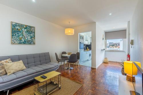 Flat with Balcony at Downtown by Farmers Market