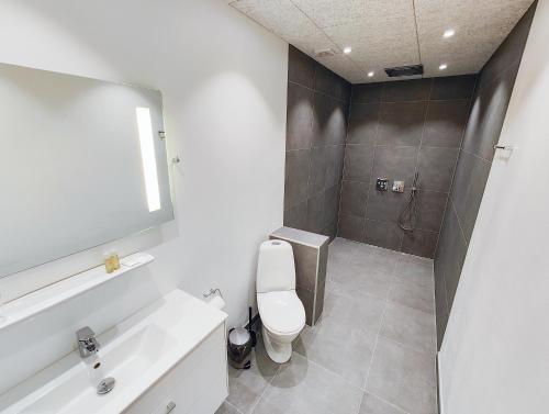 Koupelna v ubytování Rønnes Hotel