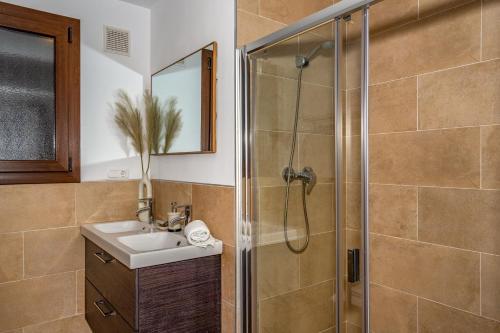 A bathroom at Luxurious villa with pool in La Cala by Costarentals - Ref 53