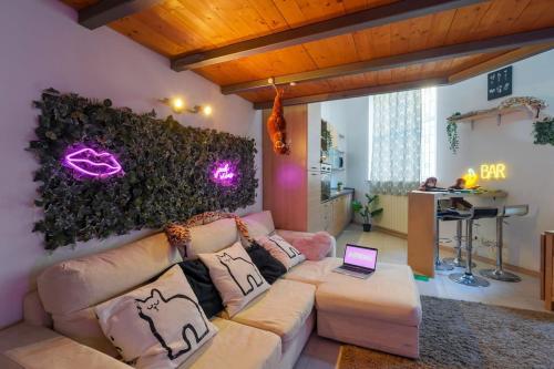 Insthouse - Let’s Chill It!