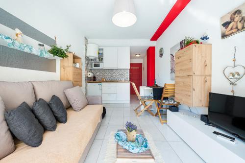A kitchen or kitchenette at Estudio Sunrise Estocolmo
