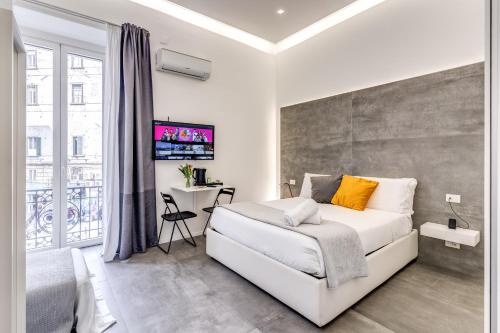 Μια τηλεόραση ή/και κέντρο ψυχαγωγίας στο Gallery Suite Naples