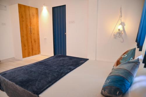 Gallery image of The Voyage - Cafe Hostel CoWork in Pune