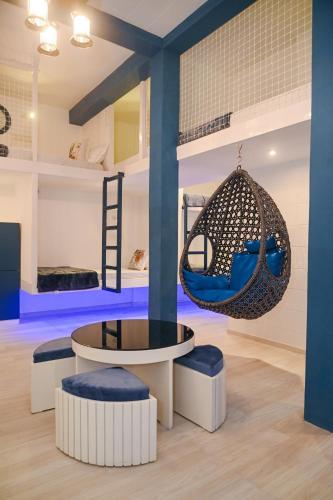 Gallery image of The Voyage - Cafe Hostel CoWork in Pune