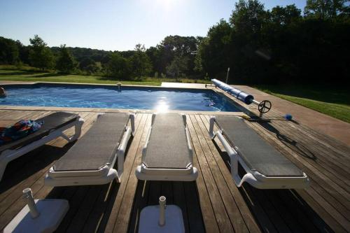 Kolam renang di atau dekat dengan Wonderful house in Périgord , heated pool