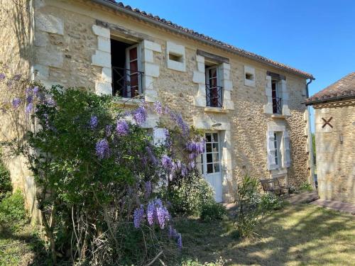 Taman di luar Wonderful house in Périgord , heated pool