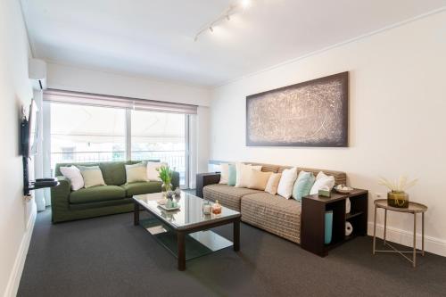 Sun & Sea Suite, Kavouri