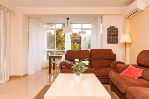 Piso precioso con vistas al mar.