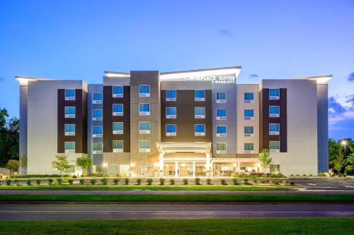 Una representación de las suites de la embajada en el hotel Anaheim en TownePlace Suites by Marriott Tuscaloosa en Tuscaloosa