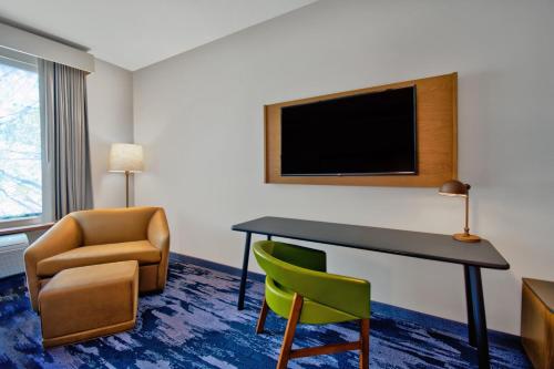 Fairfield by Marriott Inn & Suites Orlando at FLAMINGO CROSSINGS® Town Center Image