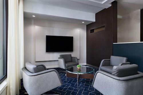 Courtyard by Marriott San Antonio Downtown Image