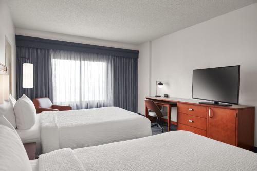 Courtyard by Marriott St. Louis Downtown West Image
