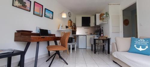 Kuchyň nebo kuchyňský kout v ubytování Semaphore Plat - Maisonnette -residence - piscine