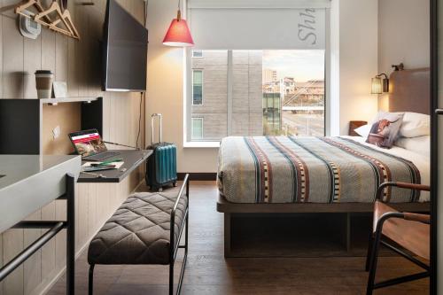 Moxy Austin - University Image