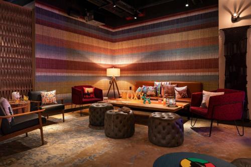 Moxy Austin - University Image