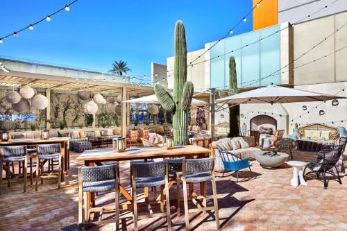 The Westin Phoenix Downtown Image
