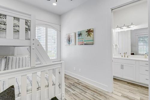 Gambar di galeri bagi Sunset Avenue Stunner di Port Aransas