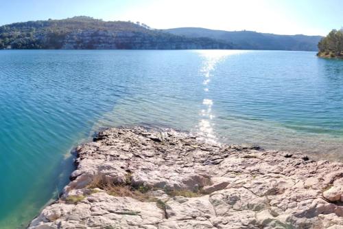 a view of a large body of water at coté verdon 2 in Quinson