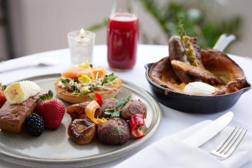 Mad på hotellet eller i nærheden