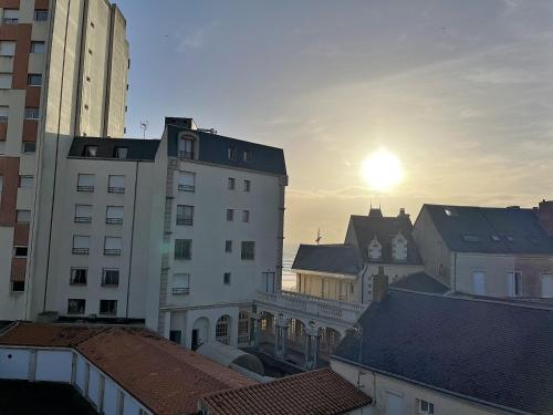 Studio mezzanine proche mer avec balcon - FR-1-197-558